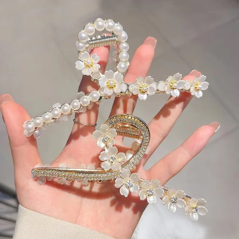 Elegant Floral Claw Clip